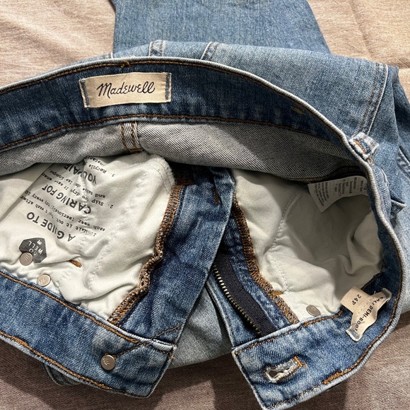 Madewell Petite Cali Demi-Boot Jeans in Comfort Stretch: Eco Edition - Picture 8 of 13